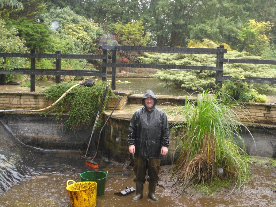 Great Hallingbury Essex pond clean