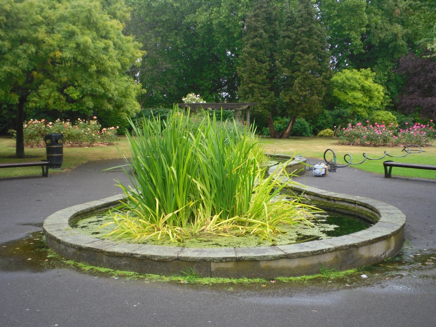 Pond fibreglassing Hendon London