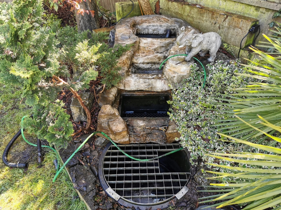 Pondless waterfall clean in Basildon Essex